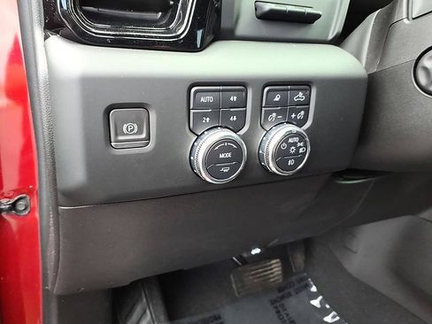 Used 2023 GMC Sierra 1500 AT4 w/ Technology Package AWD/4WD image 16