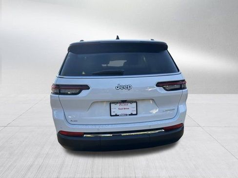 New 2025 Jeep Grand Cherokee L Laredo image 6