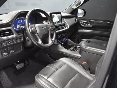 Used 2022 Chevrolet Suburban RST w/ Luxury Package image 4