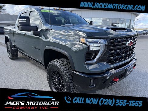 Used 2025 Chevrolet Silverado 2500 ZR2 w/ Technology Package image 1
