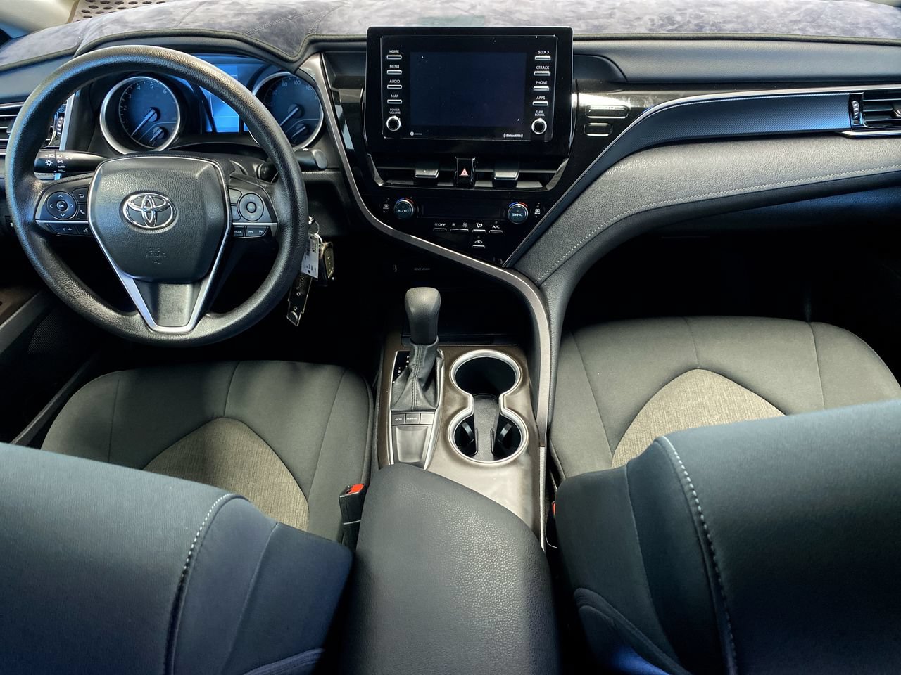 Used 2022 Toyota Camry LE FWD image 31