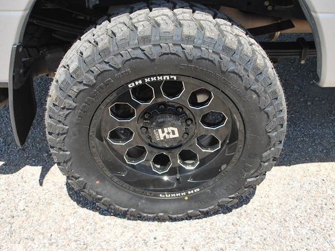 Used 2022 Ford F350 XLT w/ XLT Premium Package AWD/4WD image 17