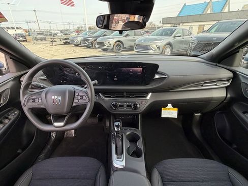 New 2026 Buick Envista Preferred image 18