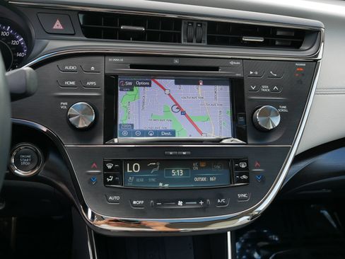 Used 2017 Toyota Avalon Limited w/ Four Season Package FWD image 32