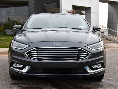 Used 2018 Ford Fusion Titanium FWD image 6