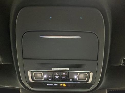 Used 2025 Lincoln Navigator L Reserve image 10