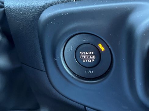 Used 2022 Jeep Wrangler Unlimited Sahara AWD/4WD image 25