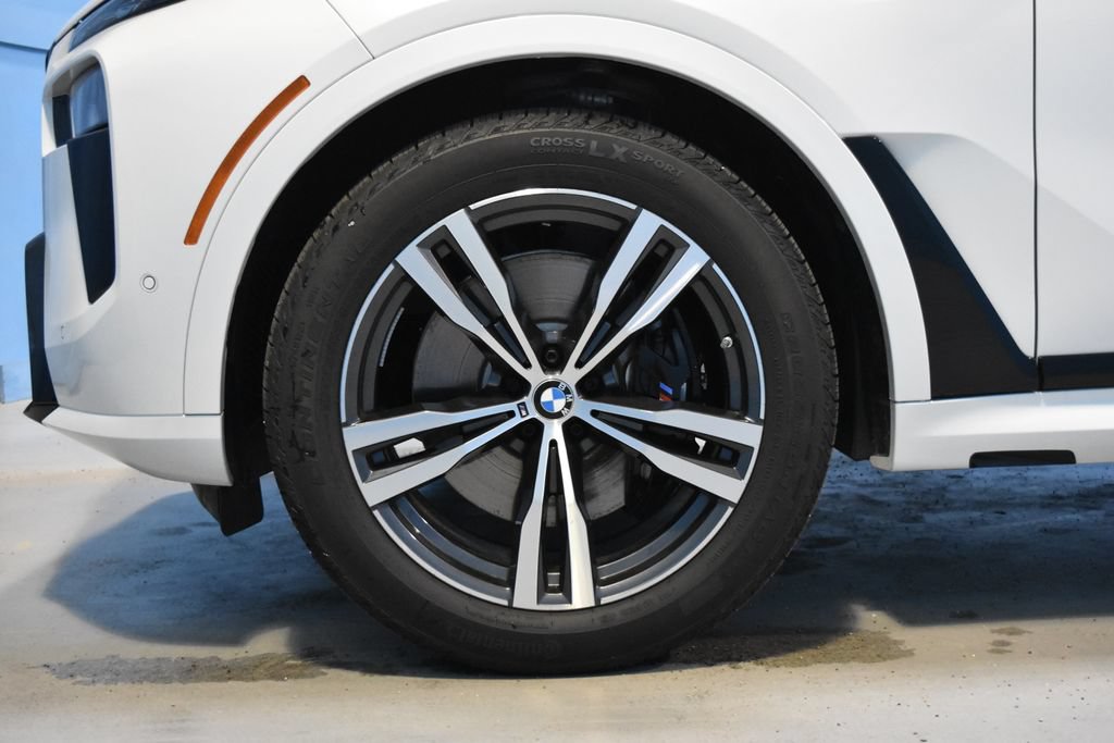 Used 2025 BMW X7 M60i AWD/4WD image 28