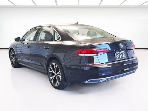 Used 2022 Volkswagen Passat 2.0T SE image 6