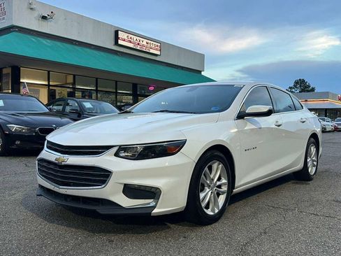 Used 2018 Chevrolet Malibu LT FWD image 1