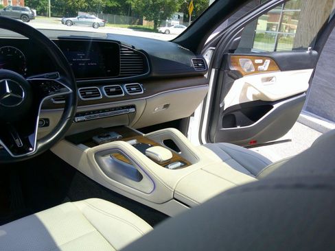 Used 2024 Mercedes-Benz GLS 450 4MATIC image 60