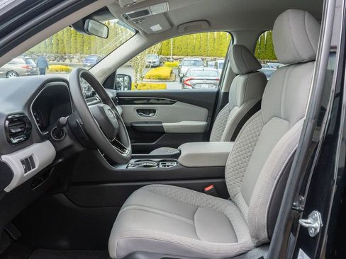 Used 2023 Honda Pilot LX image 7