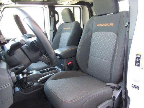 Used 2024 Jeep Gladiator Mojave AWD/4WD image 15