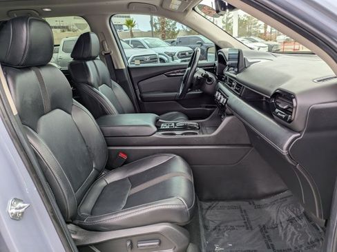 Used 2025 Honda Pilot Touring image 23