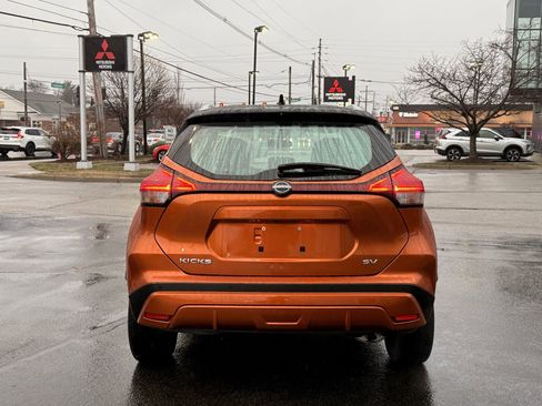 Used 2023 Nissan Kicks SV image 8