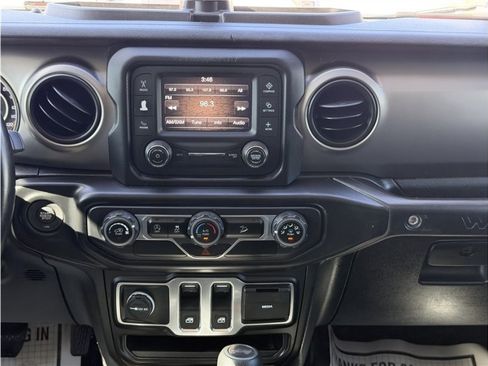 Used 2020 Jeep Wrangler Sport AWD/4WD image 35