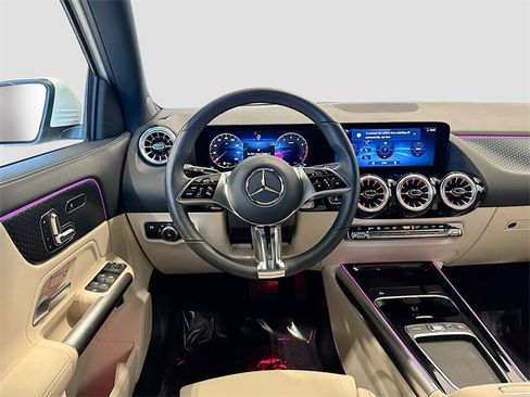 Certified 2025 Mercedes-Benz GLA 250 4MATIC image 22