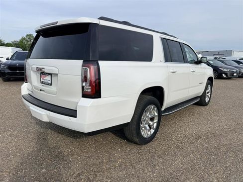 Used 2016 GMC Yukon XL SLT w/ Open Road Package AWD/4WD image 5