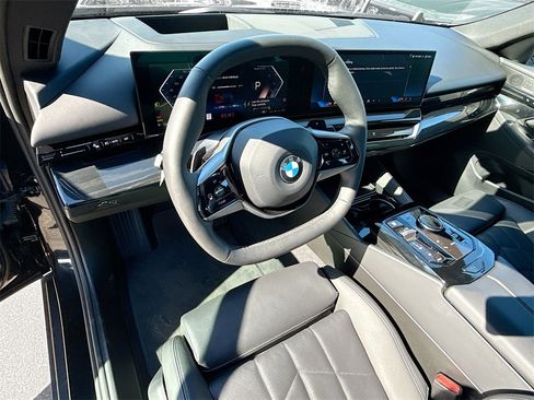 Used 2024 BMW 530i image 12