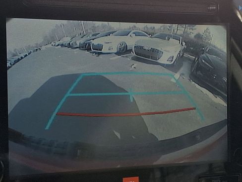 Used 2018 Toyota Tacoma Limited image 19