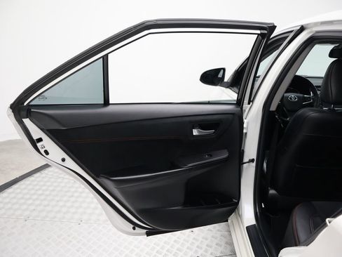 Used 2016 Toyota Camry XSE w/ Advanced Technology Package image 21