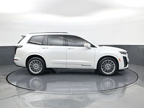Used 2020 Cadillac XT6 Sport w/ Platinum Package AWD/4WD image 4