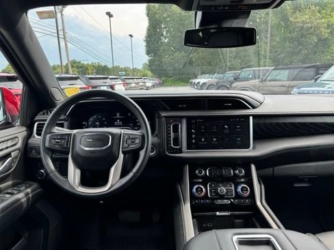 Used 2024 GMC Yukon XL Denali AWD/4WD image 16