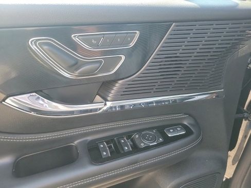 Used 2022 Lincoln Corsair Reserve w/ Equipment Group 201A image 40