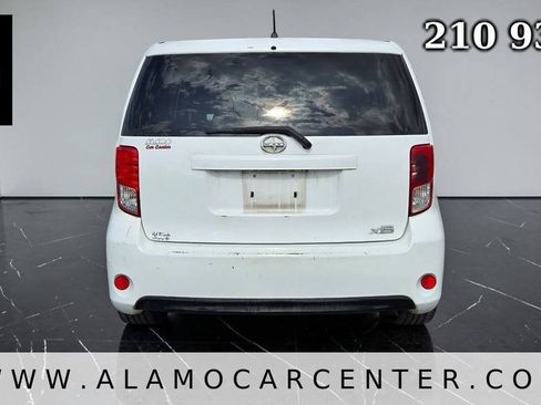 Used 2014 Scion xB FWD image 4