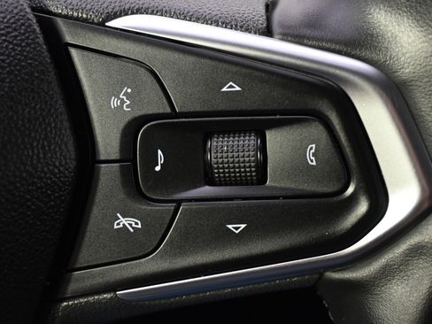 Used 2024 Chevrolet Trax ACTIV w/ Sunroof Package FWD image 34