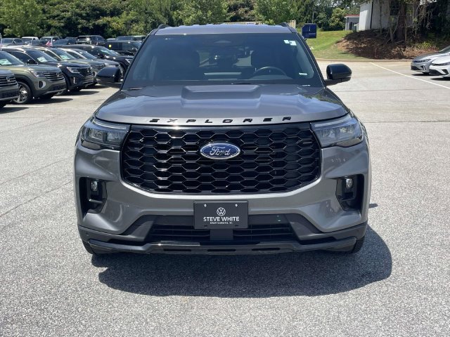 Used 2025 Ford Explorer ST-Line w/ ST-Line Street Pack AWD/4WD image 2