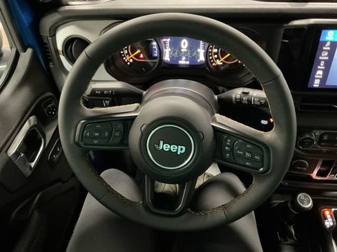 Used 2024 Jeep Wrangler Unlimited Sport AWD/4WD image 27