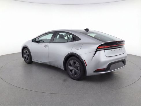 Used 2025 Toyota Prius LE FWD image 6