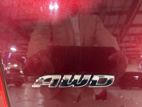 Used 2017 Chrysler 300 Limited image 20