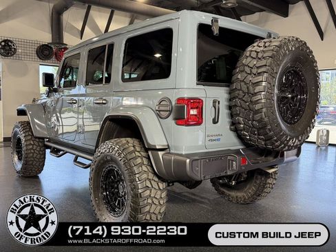 Used 2025 Jeep Wrangler Unlimited Sahara w/ Safety Group AWD/4WD image 10