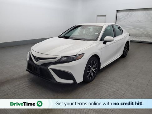 Used 2023 Toyota Camry SE image 1