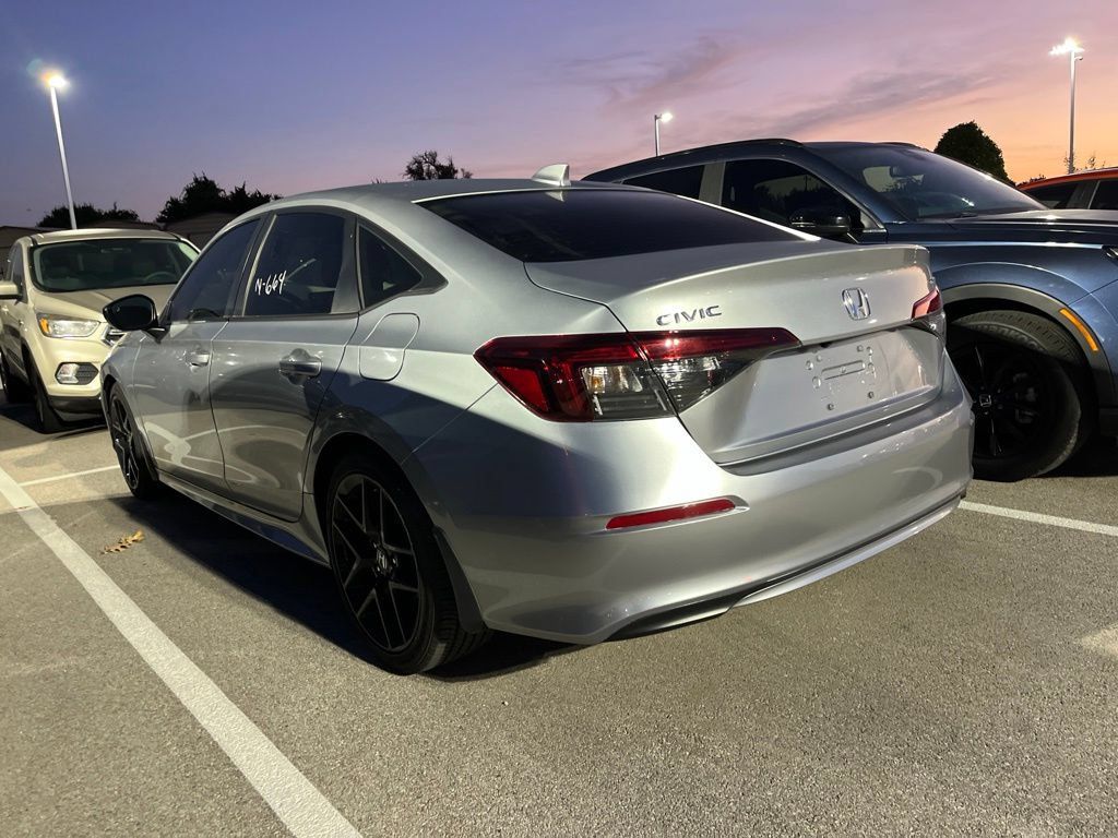 Used 2025 Honda Civic Sport image 4