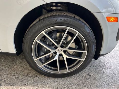 Used 2023 Porsche Macan Turbo image 44