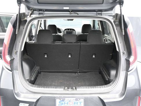 Used 2023 Kia Soul LX w/ Option Group 015 FWD image 22