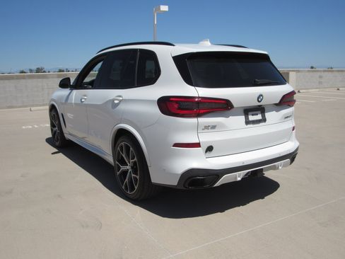Used 2020 BMW X5 xDrive40i w/ M Sport Package image 6