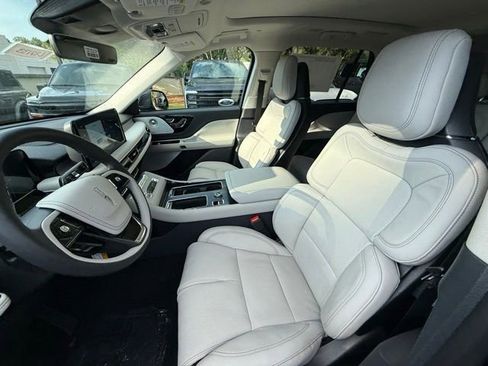 New 2025 Lincoln Aviator Reserve w/ Equipment Group 201A image 12