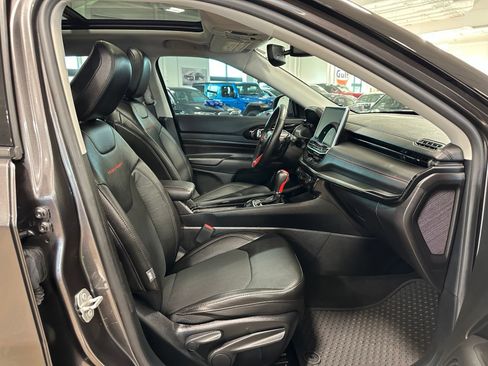 Used 2022 Jeep Compass Trailhawk w/ Sun and Sound Group AWD/4WD image 41