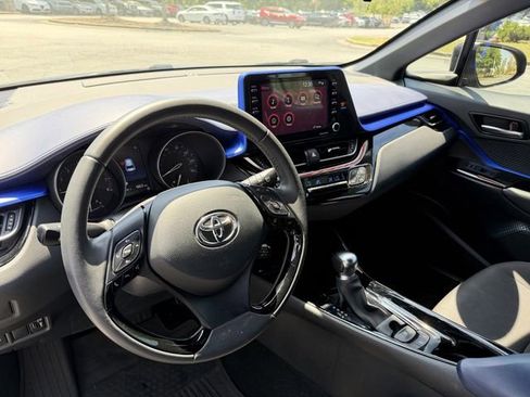 Used 2021 Toyota C-HR XLE FWD image 12