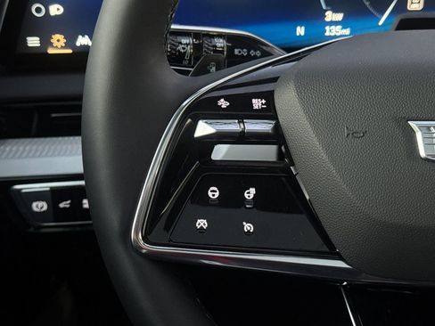 Certified 2025 Cadillac Optiq Luxury 1 image 31