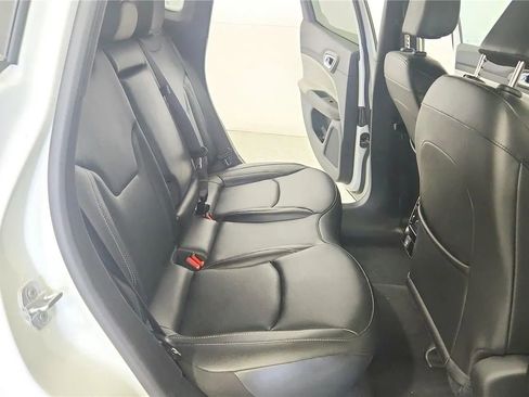 Used 2025 Jeep Compass Limited AWD/4WD image 37