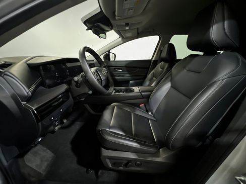 Used 2025 Nissan Murano SV FWD image 14