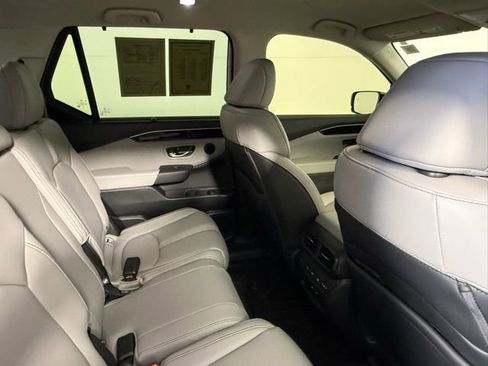 Used 2025 Honda Pilot EX-L image 40