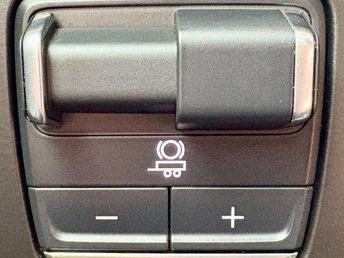 Used 2024 Cadillac Escalade ESV Sport Platinum image 24