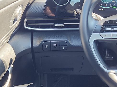 Certified 2024 Hyundai Elantra Limited image 13