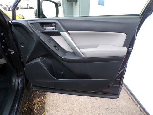 Used 2015 Subaru Forester 2.5i Limited AWD/4WD image 21